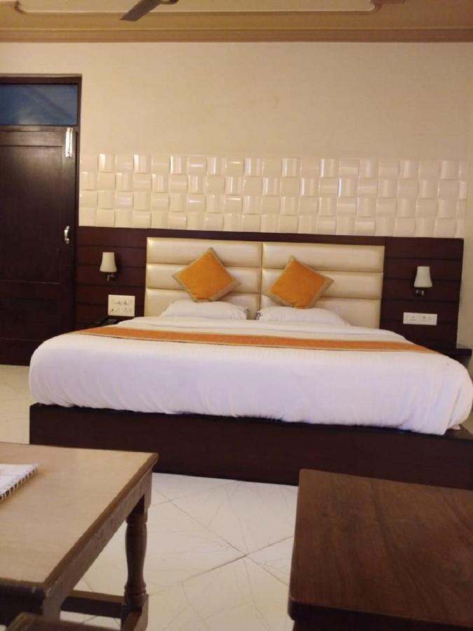 Hotel Samrat Rajasthan Hanumangarh ภายนอก รูปภาพ