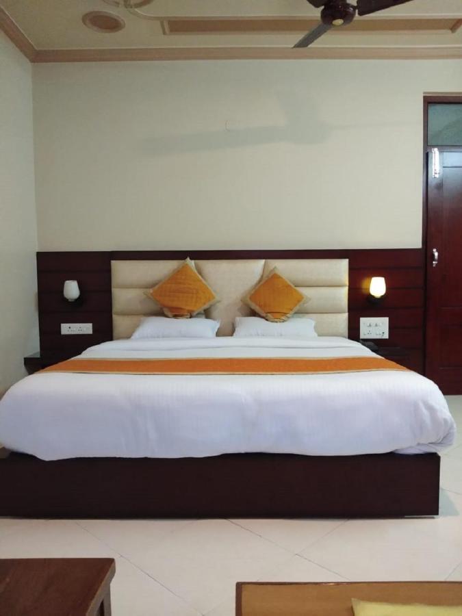 Hotel Samrat Rajasthan Hanumangarh ภายนอก รูปภาพ