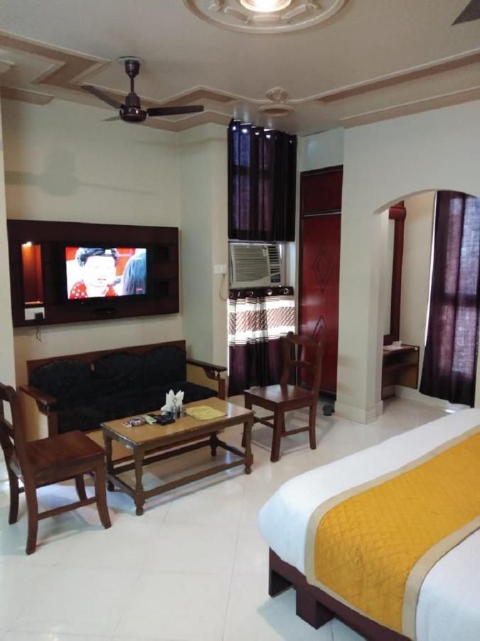 Hotel Samrat Rajasthan Hanumangarh ภายนอก รูปภาพ
